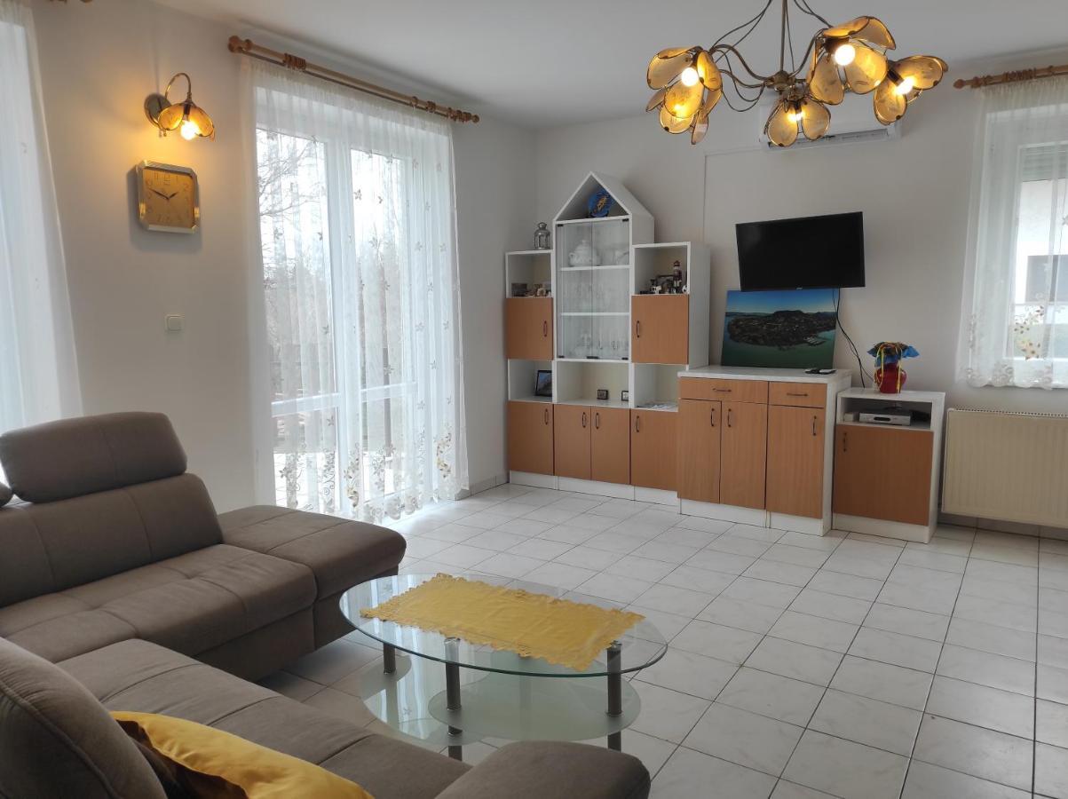 Badacsony Apartmanhaz Badacsonytomaj Zewnętrze zdjęcie