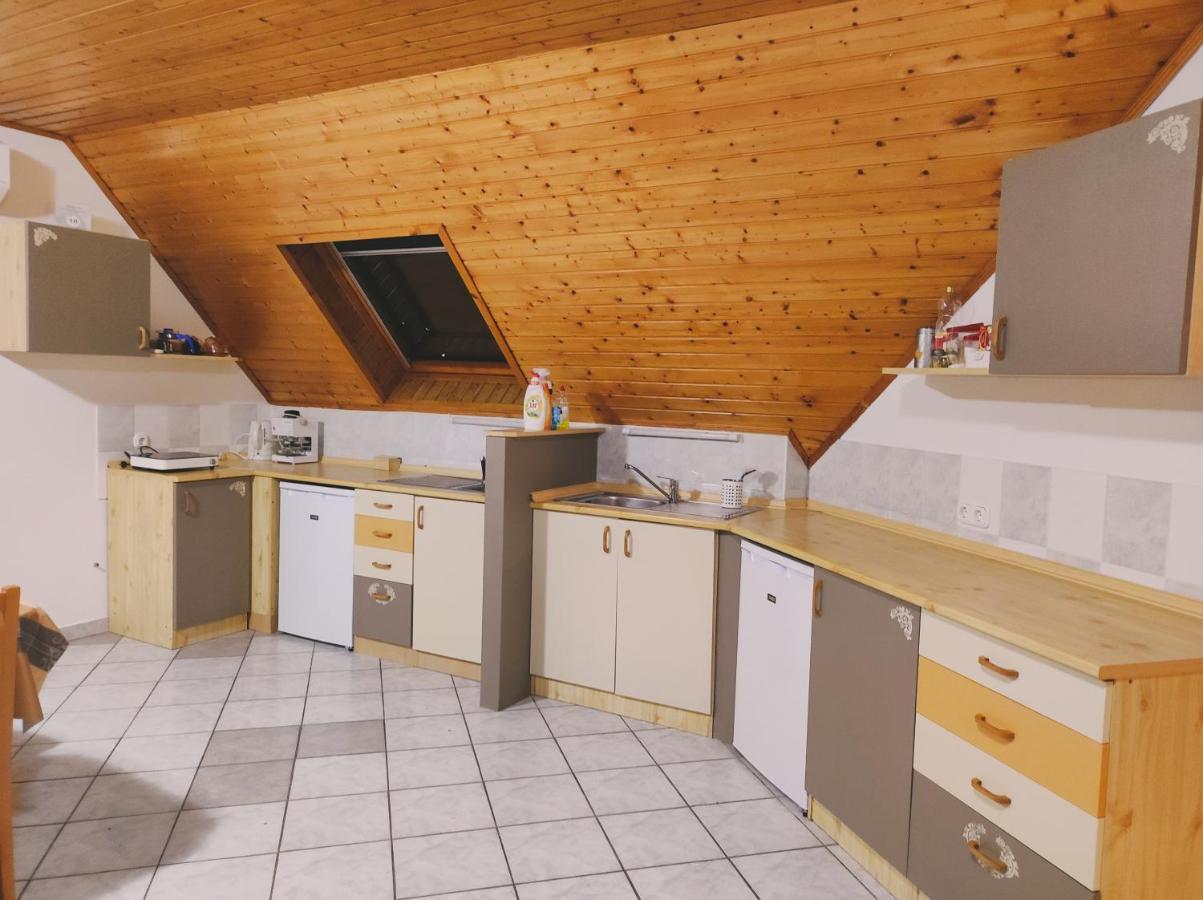 Badacsony Apartmanhaz Badacsonytomaj Zewnętrze zdjęcie