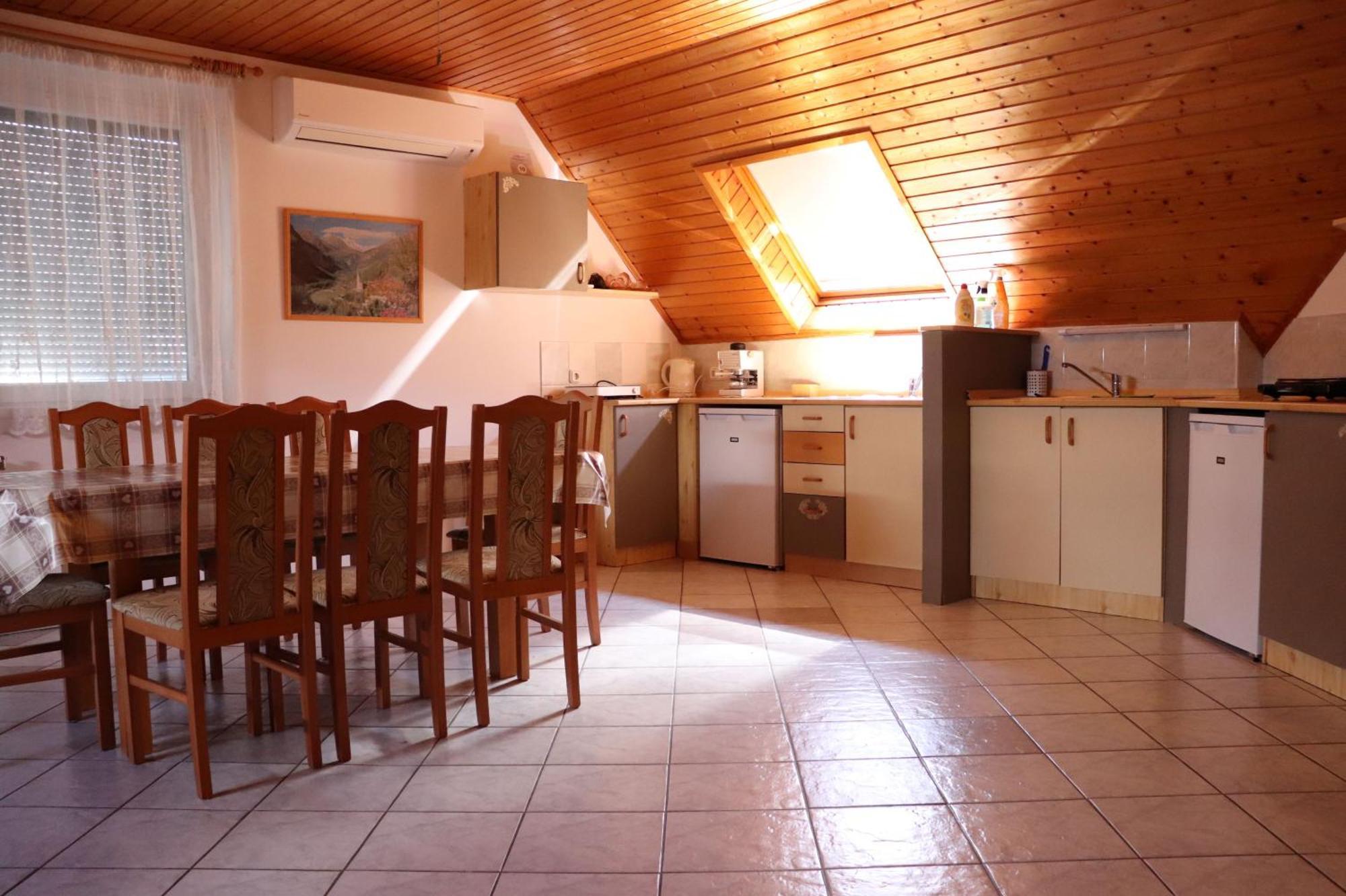 Badacsony Apartmanhaz Badacsonytomaj Zewnętrze zdjęcie